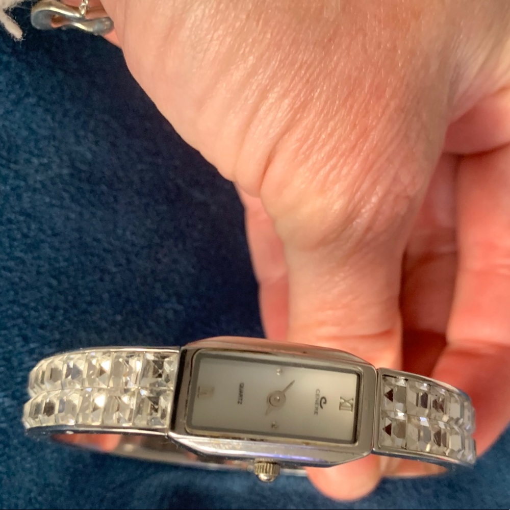 Bracelet watch with crystal band